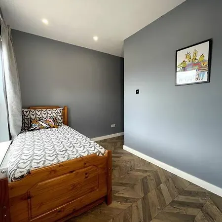 Modern And Spacious House With Hot Tub Apartment Lincoln