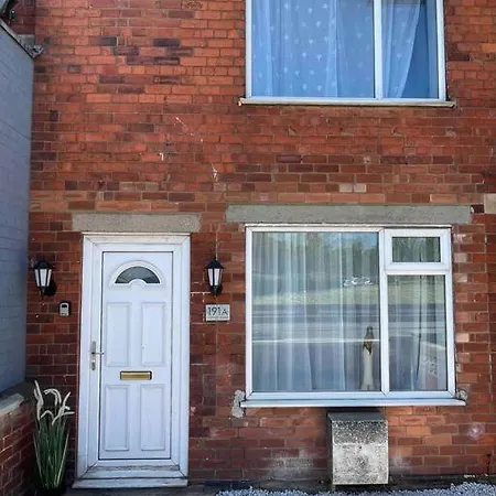 Modern And Spacious House With Hot Tub Apartment Lincoln