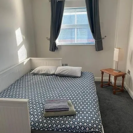 View Sleeps 4 Balcony Self Check-in Lincoln