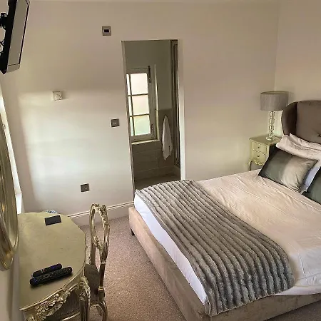 The Rest 4* Lincoln