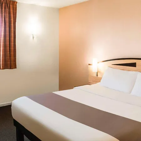 Ibis Lincoln Hotel