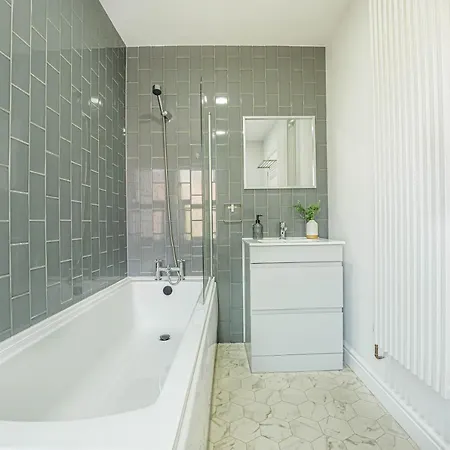 Charming 3-bedroom In Historic Ideal For Families *