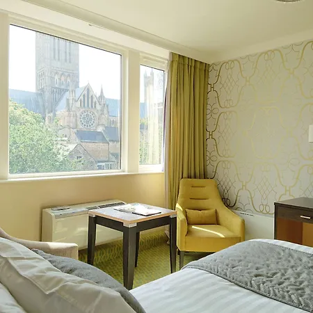 The Hotel Lincoln