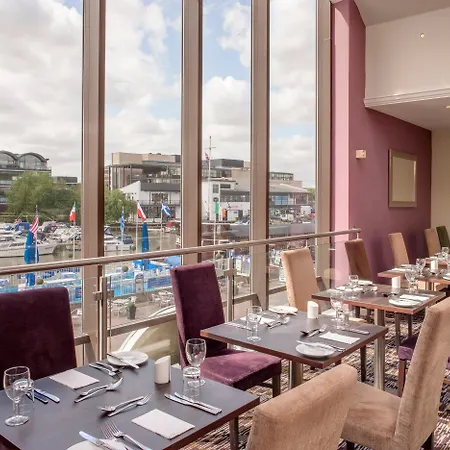 Hotel By Ihg Lincoln