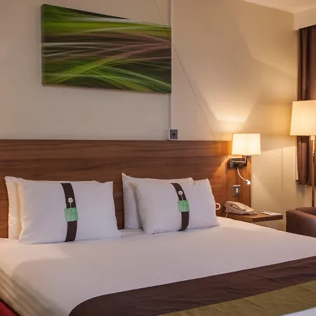 By Ihg 4* Lincoln