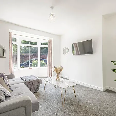 Charming 3-bedroom In Historic Ideal For Families Lincoln