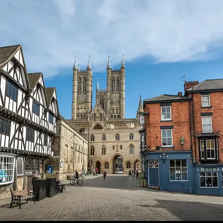 Apartment Pass The Keys Centrally Located Flat Lincoln