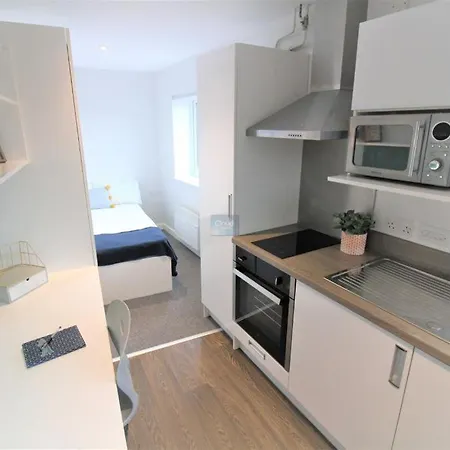 Pass The Keys Centrally Located Flat