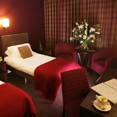 Hotel The 4*