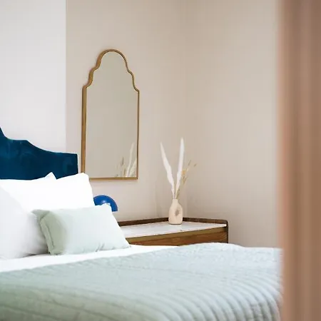 Holiday home Our House Collective - Luxury In Centre, Hot Tub, Sleeps 16