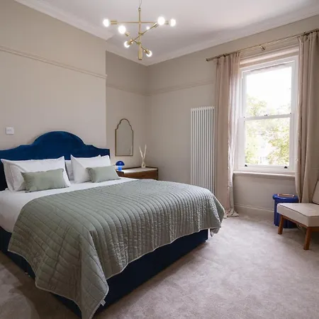 Our House Collective - Luxury In Centre, Hot Tub, Sleeps 16 *
