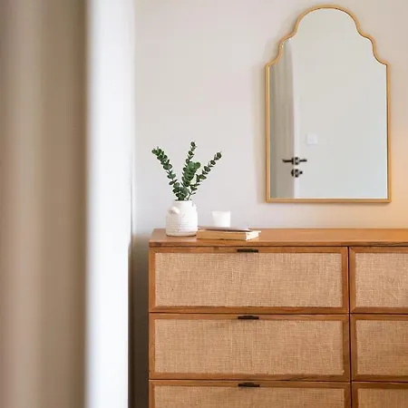 Our House Collective - Luxury In Centre, Hot Tub, Sleeps 16