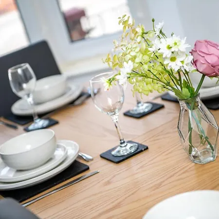 Lincoln House Close To City And University! *