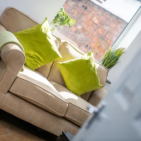 Lincoln House Close To City And University! Lincoln