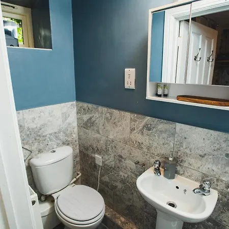 Apartment Pass The Keys 2 Bed Flat In Old School House *