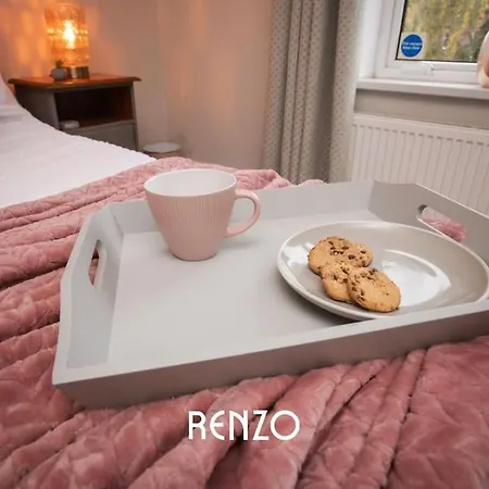 Cosy And Inviting 3-bed In By Renzo, Stunning Design, Close To Cathedral! Lincoln