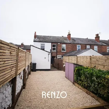 Cosy And Inviting 3-bed In By Renzo, Stunning Design, Close To Cathedral! Lincoln