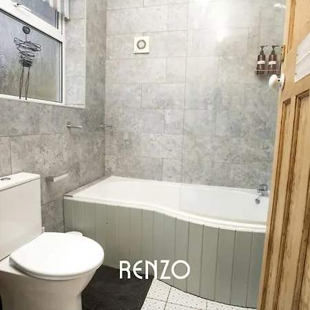 Cosy And Inviting 3-bed In By Renzo, Stunning Design, Close To Cathedral! * Lincoln
