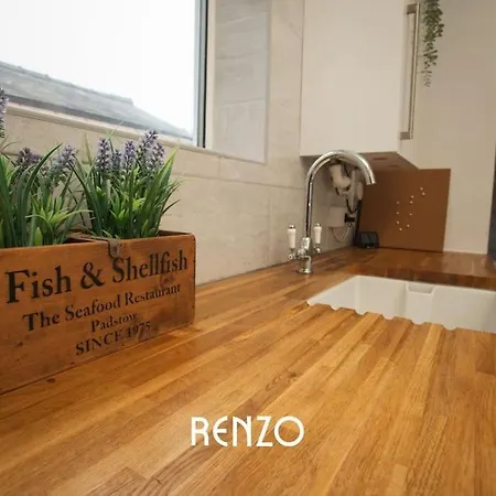 Cosy And Inviting 3-bed In By Renzo, Stunning Design, Close To Cathedral! Apartment Lincoln
