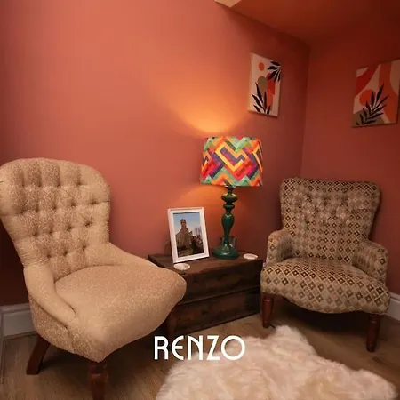 Cosy And Inviting 3-bed In By Renzo, Stunning Design, Close To Cathedral! Lincoln