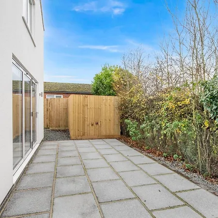Newly Renovated Rural In North Scarle