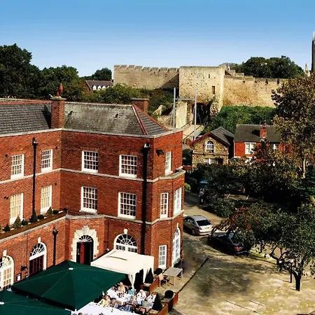 Charlotte House Lincoln
