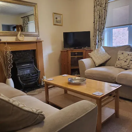 Grayz Townhouse - Free Onsite Parking For 2 Cars Holiday home