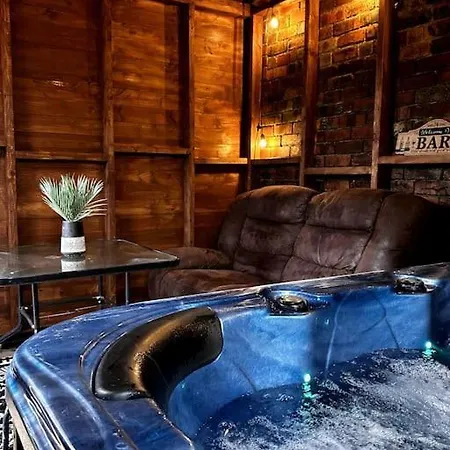 Modern And Spacious House With Hot Tub Apartment Lincoln