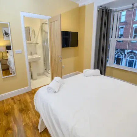 Pass The Keys The Sunny At Tavmar Apartment Lincoln