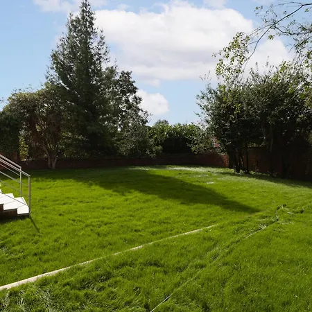 Our House Collective - Luxury In Centre, Hot Tub, Sleeps 16 Holiday home *