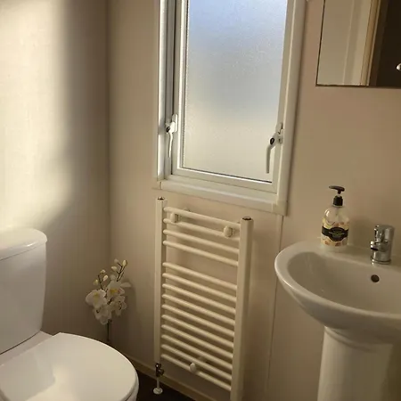 Luxury Pet Friendly Hot Tub Breaks At Tattershall