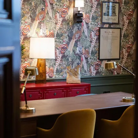 Hotel The White Hart 4*