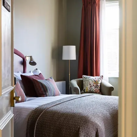 The White Hart Hotel 4*