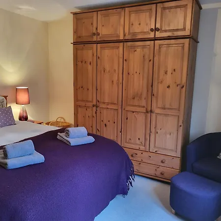 Grayz Townhouse - Free Onsite Parking For 2 Cars Holiday home Lincoln