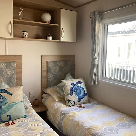 Luxury Pet Friendly Hot Tub Breaks At Tattershall * Lincoln
