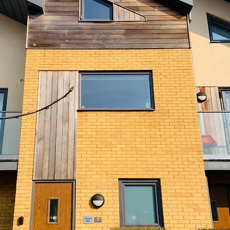 Holiday home Pass The Keys Stunning Townhouse In Uphill Historic *