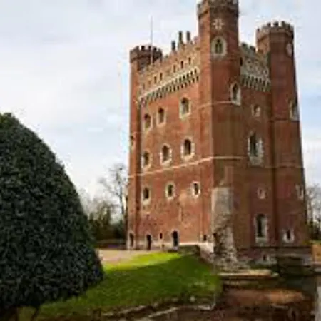 Luxury Pet Friendly Hot Tub Breaks At Tattershall Holiday home Lincoln