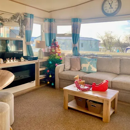 Luxury Pet Friendly Hot Tub Breaks At Tattershall