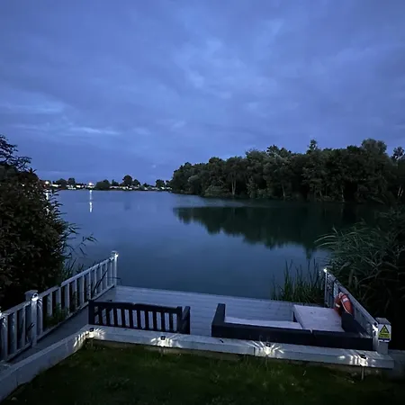 Tattershall Lakes Mini Breaks - Fishing *