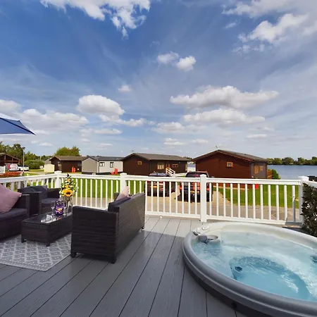 Tattershall Lakes Mini Breaks - Gibson Close Holiday home *