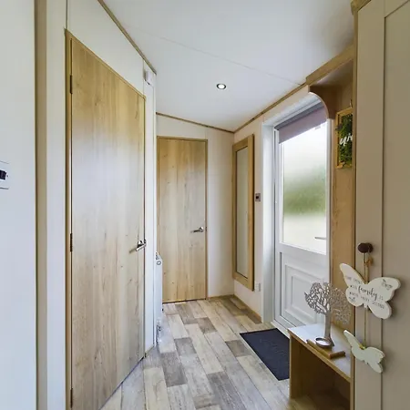 Tattershall Lakes Mini Breaks - Gibson Close Lincoln