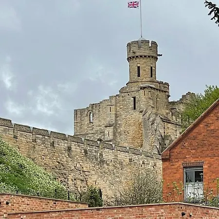 Apartment Castle Mount Lincoln