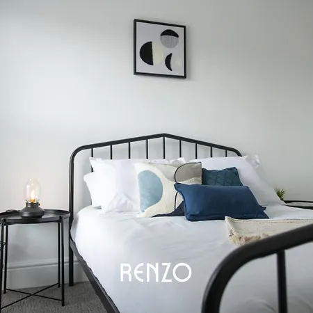 Cosy And Inviting 2-bed Townhouse In By Renzo, Free Wi-fi, Ideal For Contractors