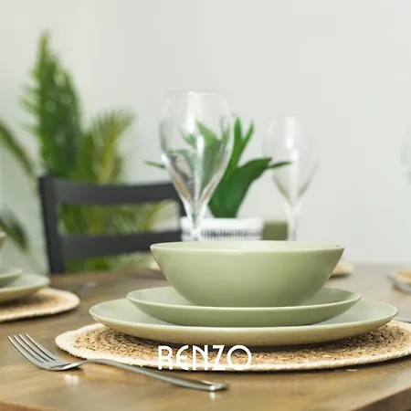 Cosy And Inviting 2-bed Townhouse In By Renzo, Free Wi-fi, Ideal For Contractors Apartment *