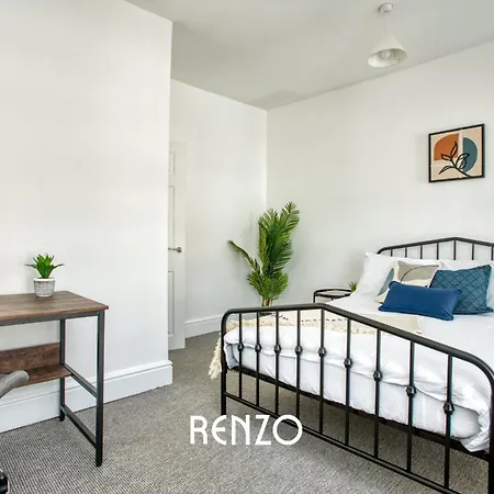 Cosy And Inviting 2-bed Townhouse In By Renzo, Free Wi-fi, Ideal For Contractors Lincoln