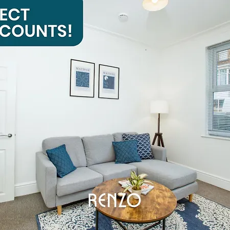 Cosy And Inviting 2-bed Townhouse In By Renzo, Free Wi-fi, Ideal For Contractors * Lincoln