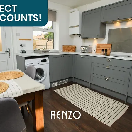 Inviting 2 Bedroom In By Renzo, Close To Cathedral! * Lincoln