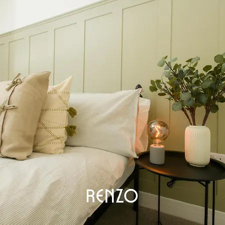 Holiday home Inviting 2 Bedroom In By Renzo, Close To Cathedral!