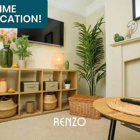 Holiday home Inviting 2 Bedroom In By Renzo, Close To Cathedral! *