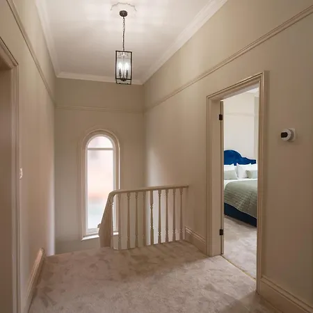 Our House Collective - Luxury In Centre, Hot Tub, Sleeps 16 Holiday home